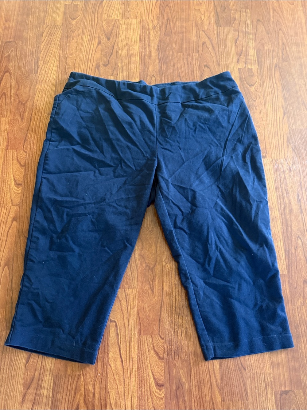 Croft & Barrow Navy Blue the effortless stretch Capri. Size 20W